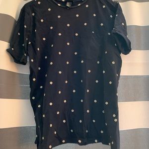 Soft casual tshirt with small leaf details